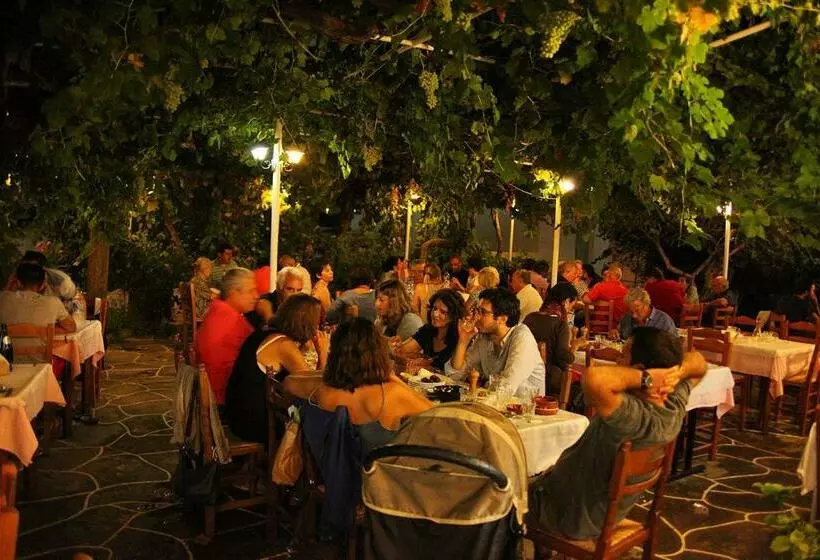 בית מלון כפרי Artemon