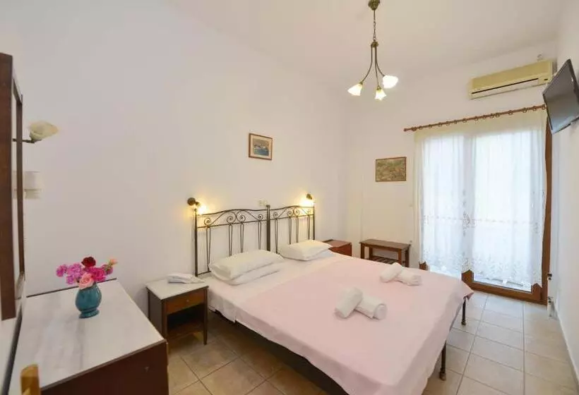 בית מלון כפרי Artemon