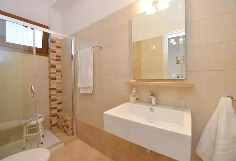 בית מלון כפרי Artemon