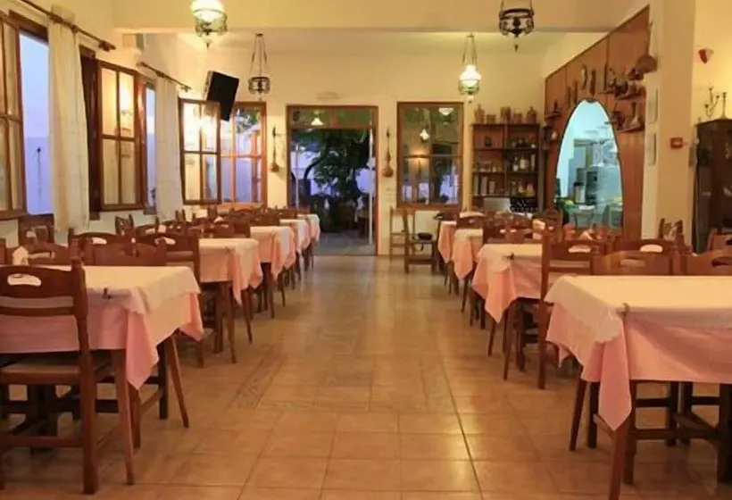 בית מלון כפרי Artemon