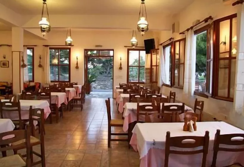 בית מלון כפרי Artemon