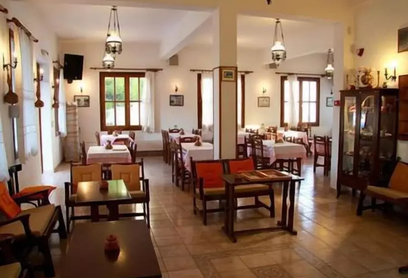 בית מלון כפרי Artemon