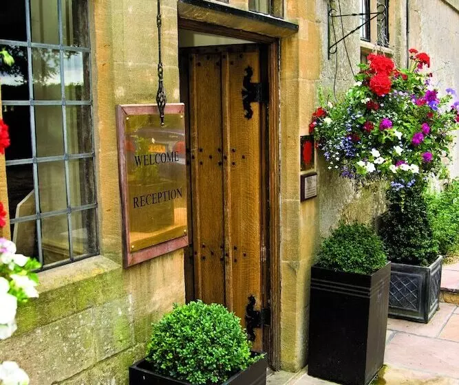 酒店 Charingworth Manor