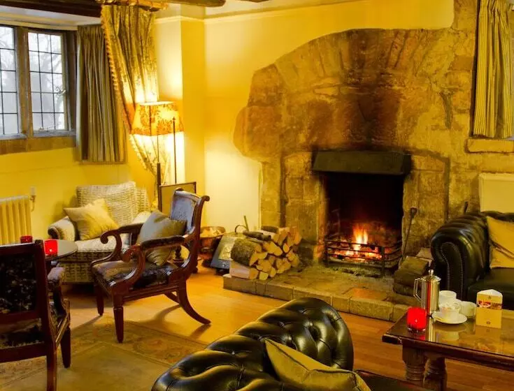 酒店 Charingworth Manor