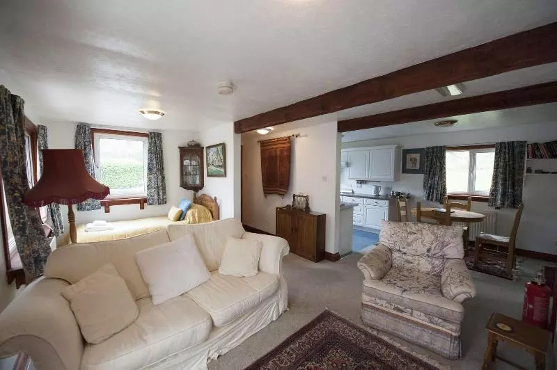 فندق Cwmwennol Country House