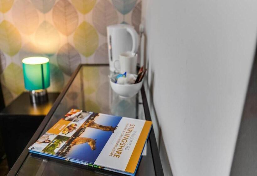 Отель Lost Guest House Stirling