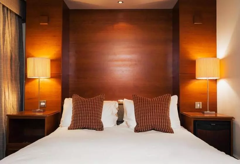 North Lakes Hotel And Spa