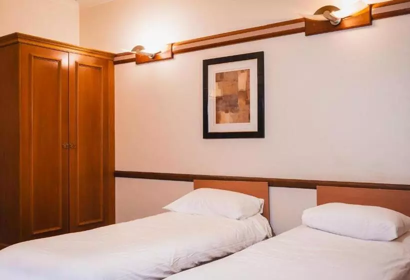 North Lakes Hotel And Spa