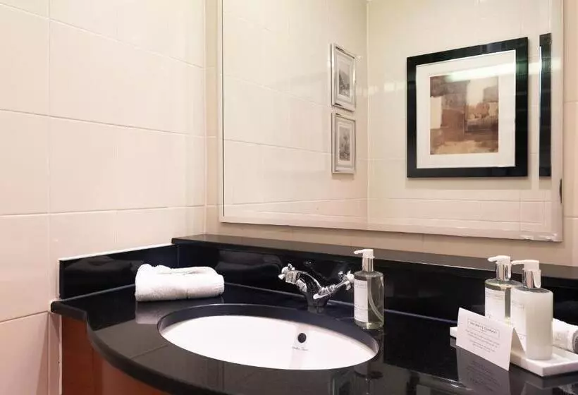 North Lakes Hotel And Spa