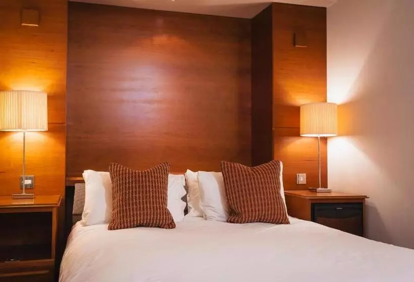 North Lakes Hotel And Spa