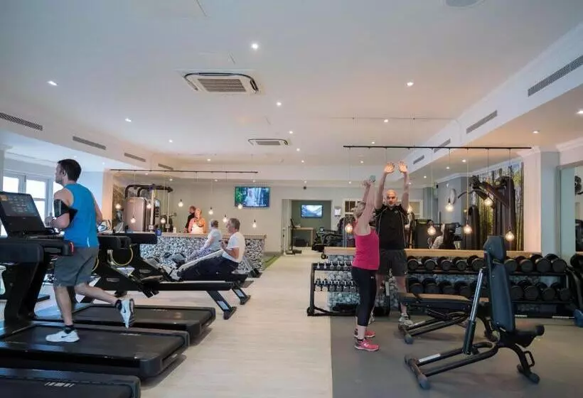 North Lakes Hotel And Spa