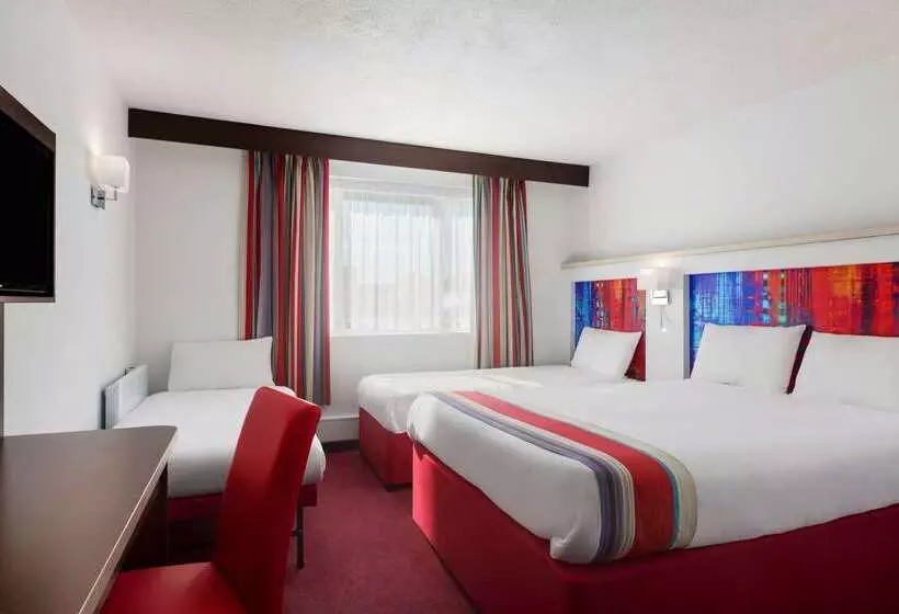 호텔 Ramada Milton Keynes
