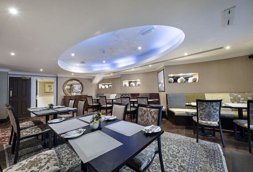 ホテル The Colonnade