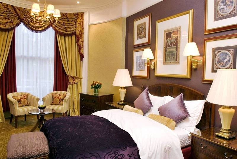 ホテル The Colonnade