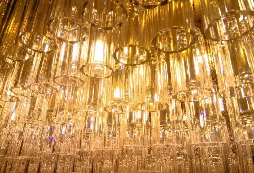 Отель The Strathdon