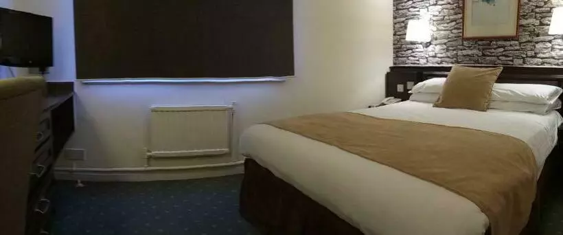 Отель The Strathdon