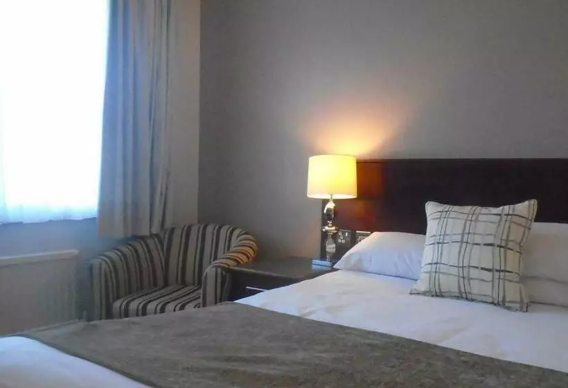 Отель The Strathdon