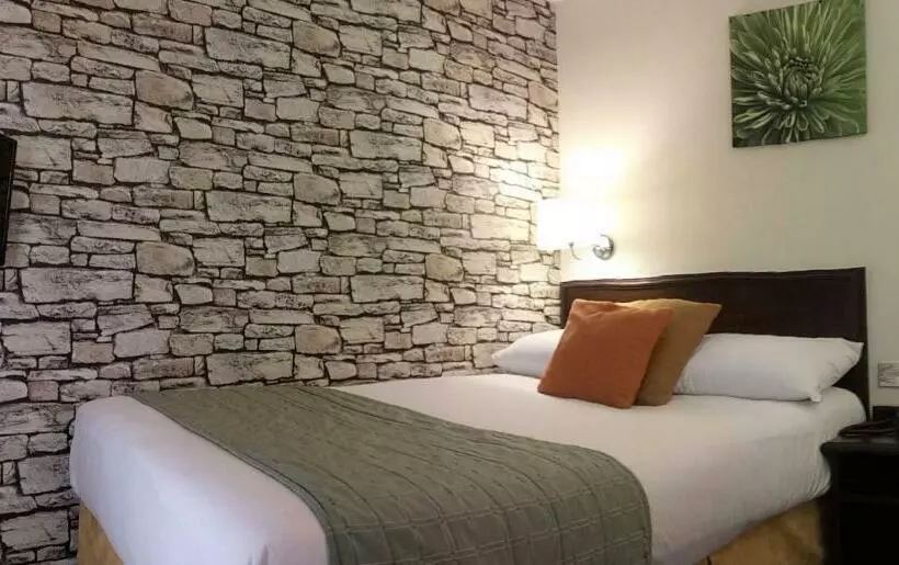 Отель The Strathdon