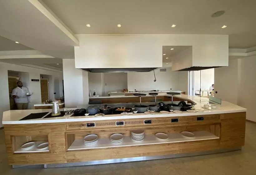 Helios Beach Hotel & Bungalows