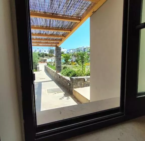 Helios Beach Hotel & Bungalows