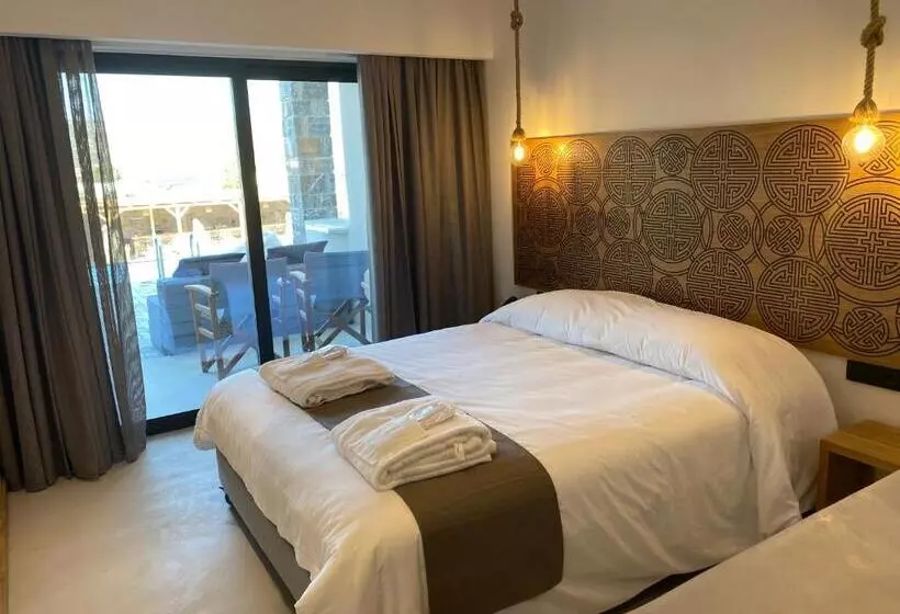 Helios Beach Hotel & Bungalows