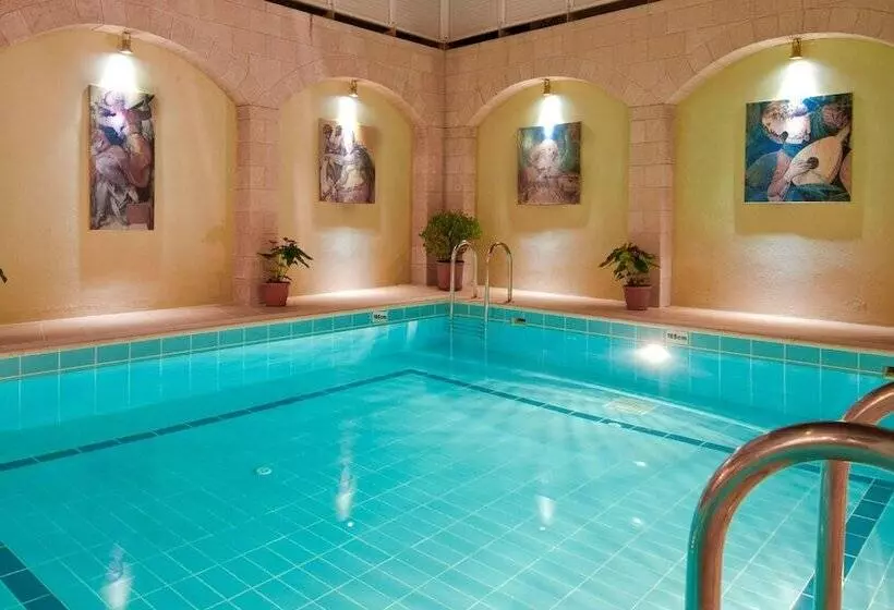 Alexandra Hotel&apartments