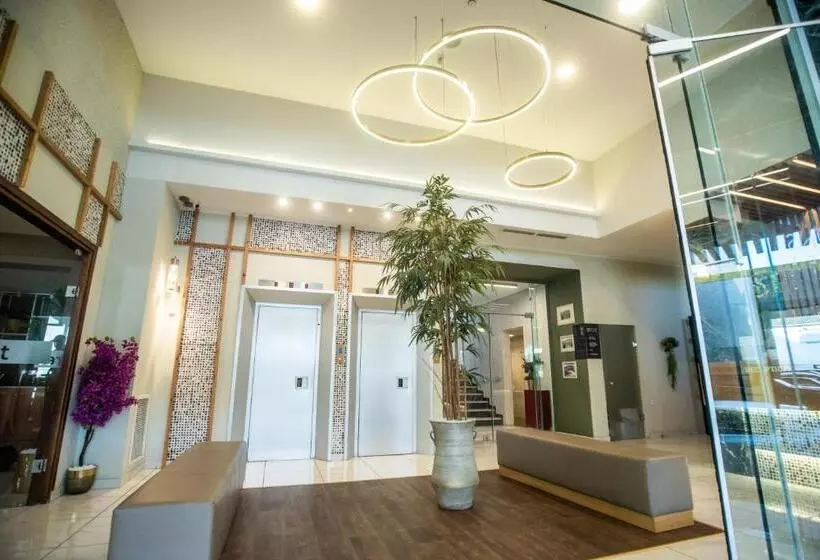 בית מלון כפרי John S