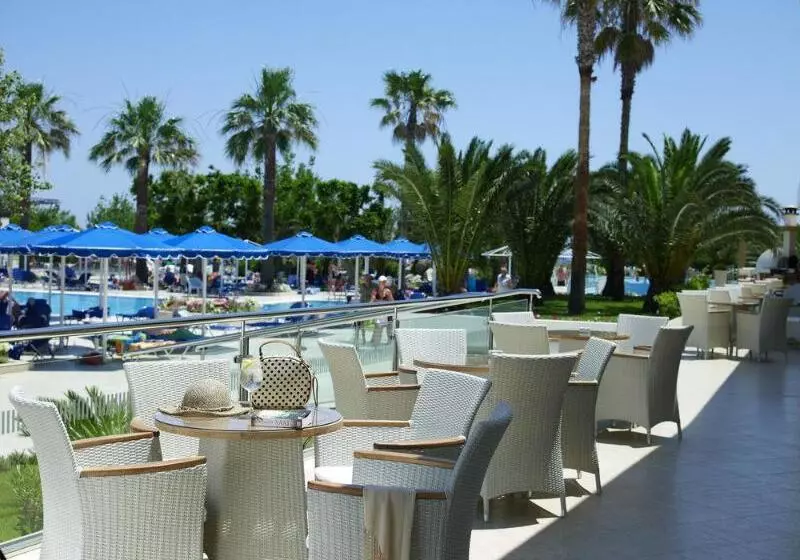 בית מלון כפרי Mitsis Faliraki