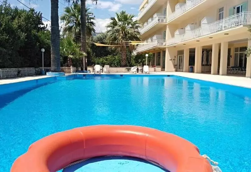 בית מלון כפרי Nireus