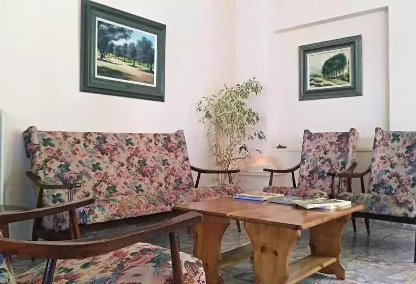 בית מלון כפרי Nireus