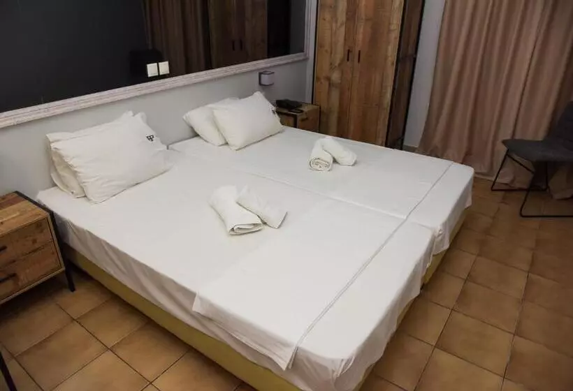 בית מלון כפרי Platon