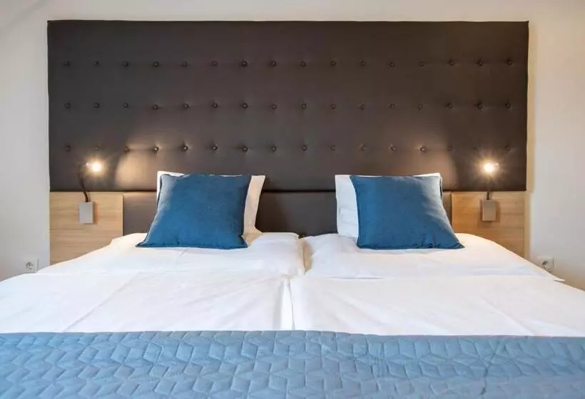 Hotel átrium Rooms & Café