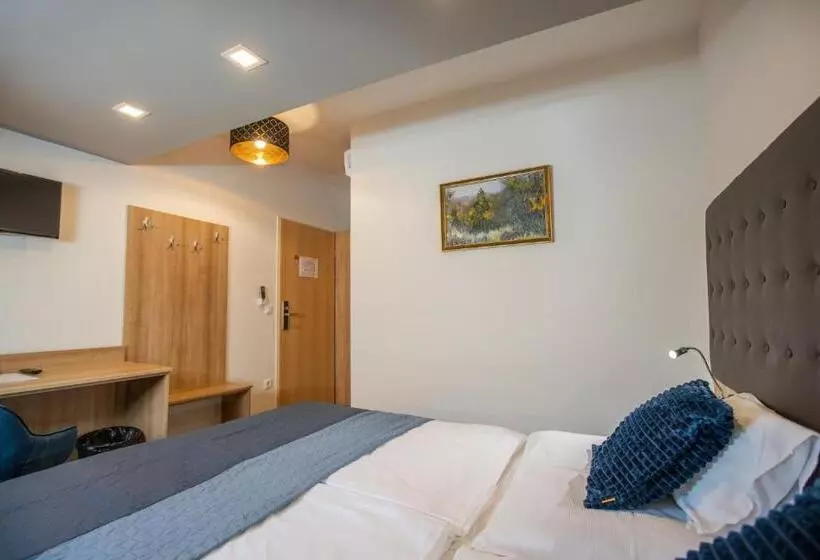 Hotel átrium Rooms & Café