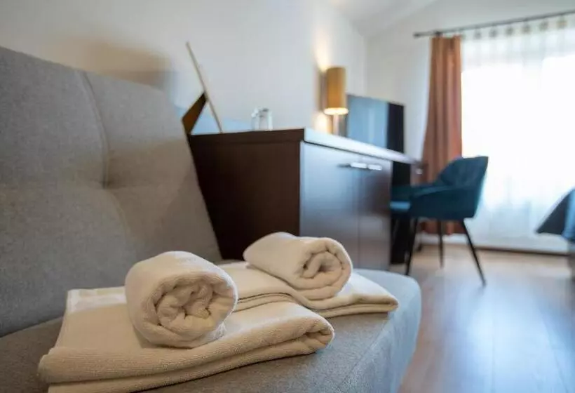 Hotel átrium Rooms & Café