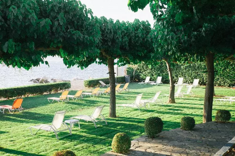 Tzaki Hotel & Restaurant Patras