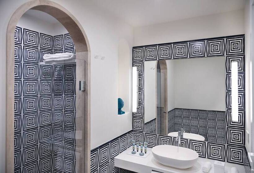 هتل Pazziella Garden & Suites