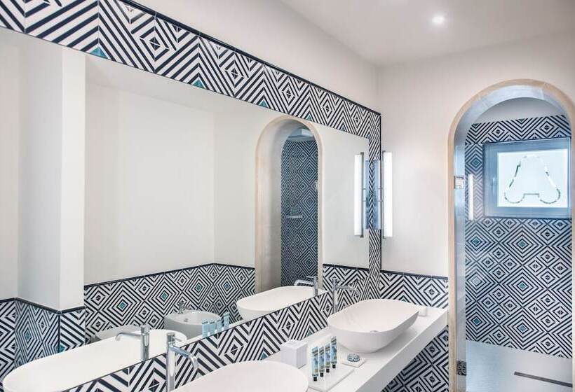 هتل Pazziella Garden & Suites