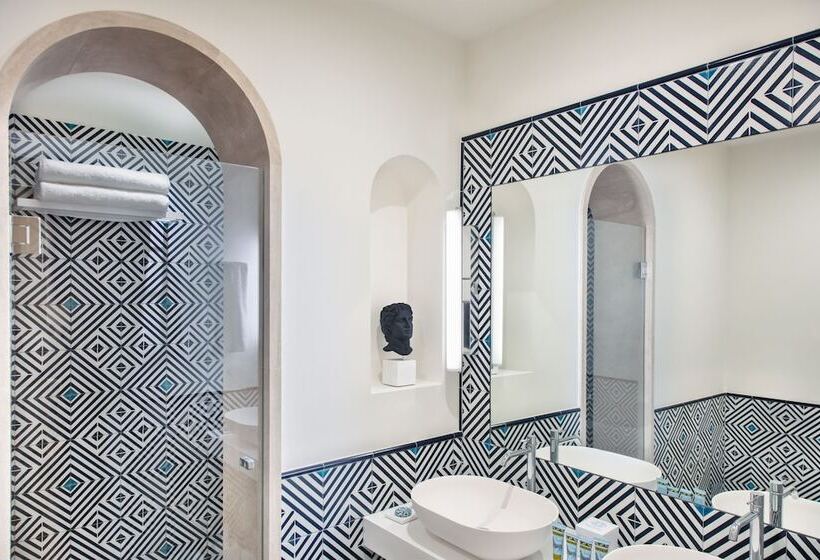 هتل Pazziella Garden & Suites