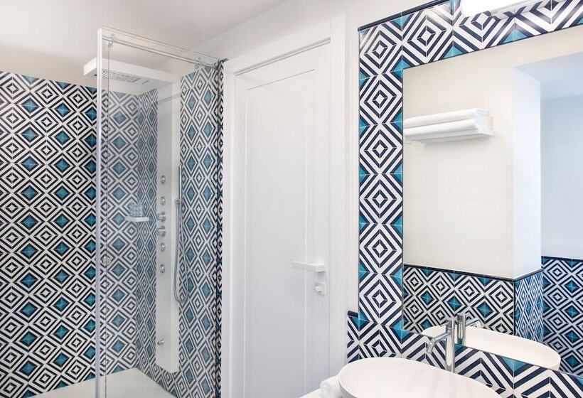 هتل Pazziella Garden & Suites