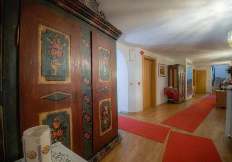Hotelli Ustaria Posta