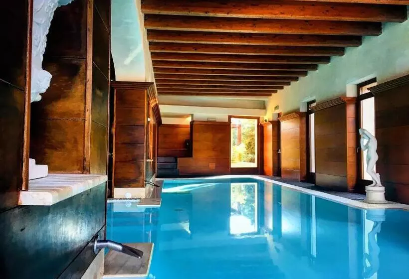 Villa Las Tronas Hotel & Spa