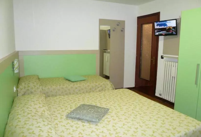 ホテル Albergo Panice