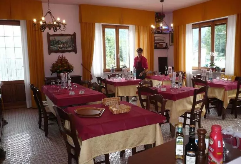 ホテル Albergo Panice