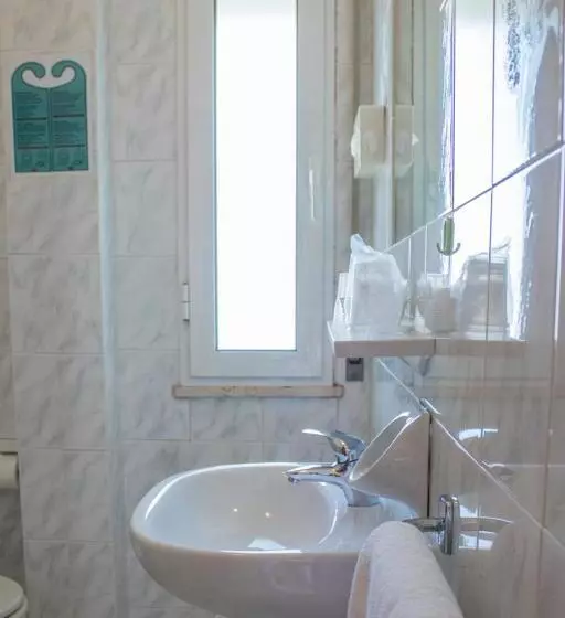 Отель Apollonia