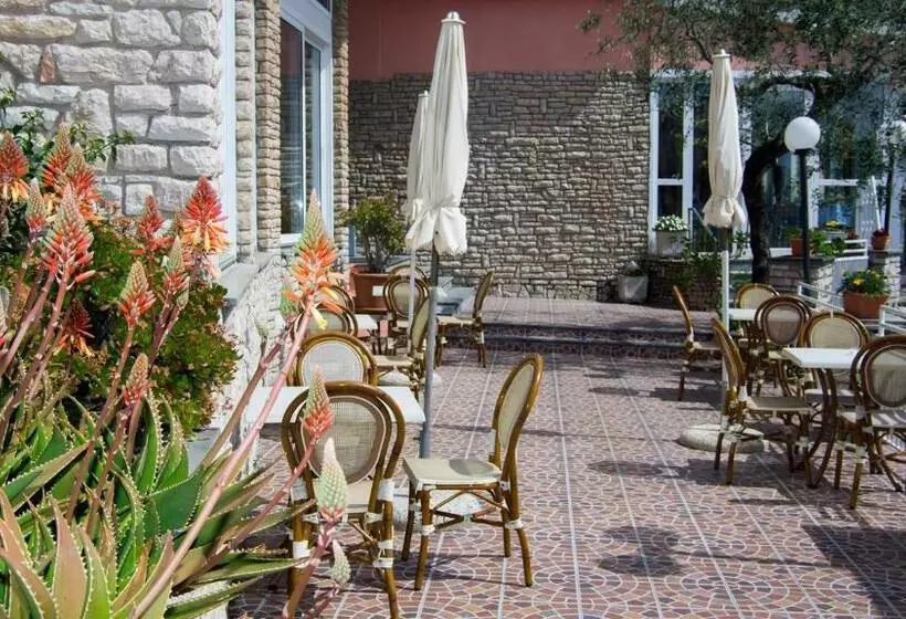 בית מלון כפרי Cristallo