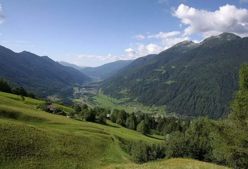 בית מלון כפרי Pinzolodolomiti