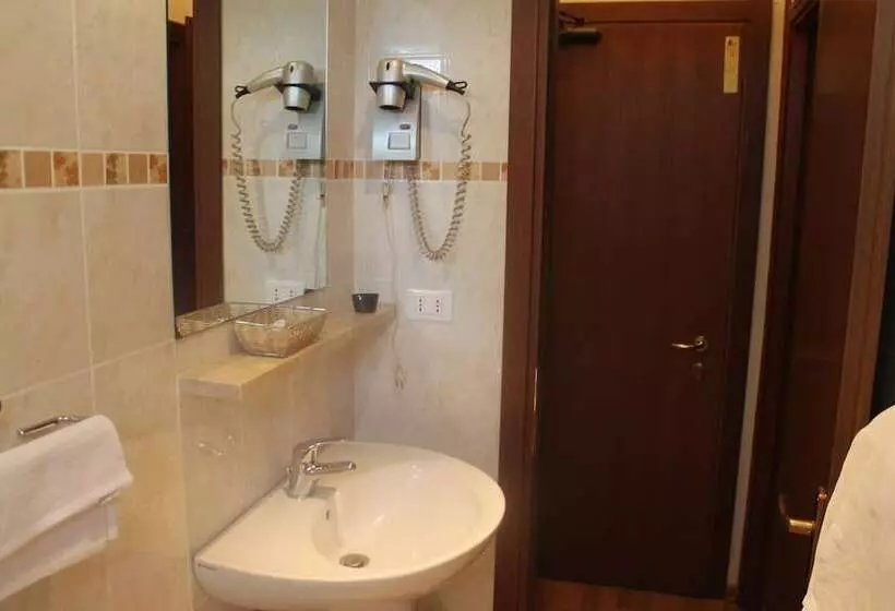 호텔 Albergo Vittoria