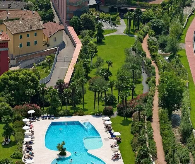 호텔 Astoria Resort