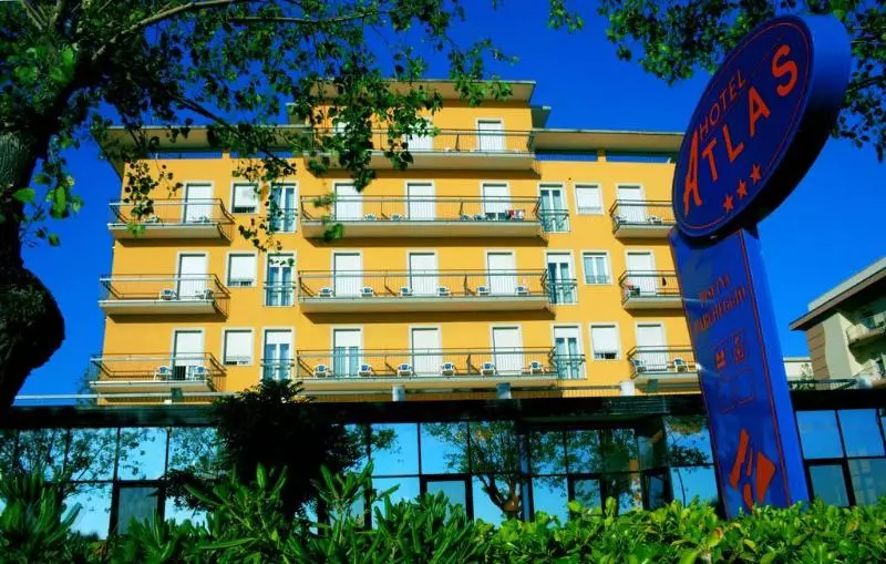 ホテル Atlas