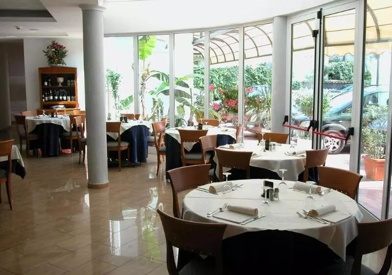 Dasamo Hotel   Dada Hotels